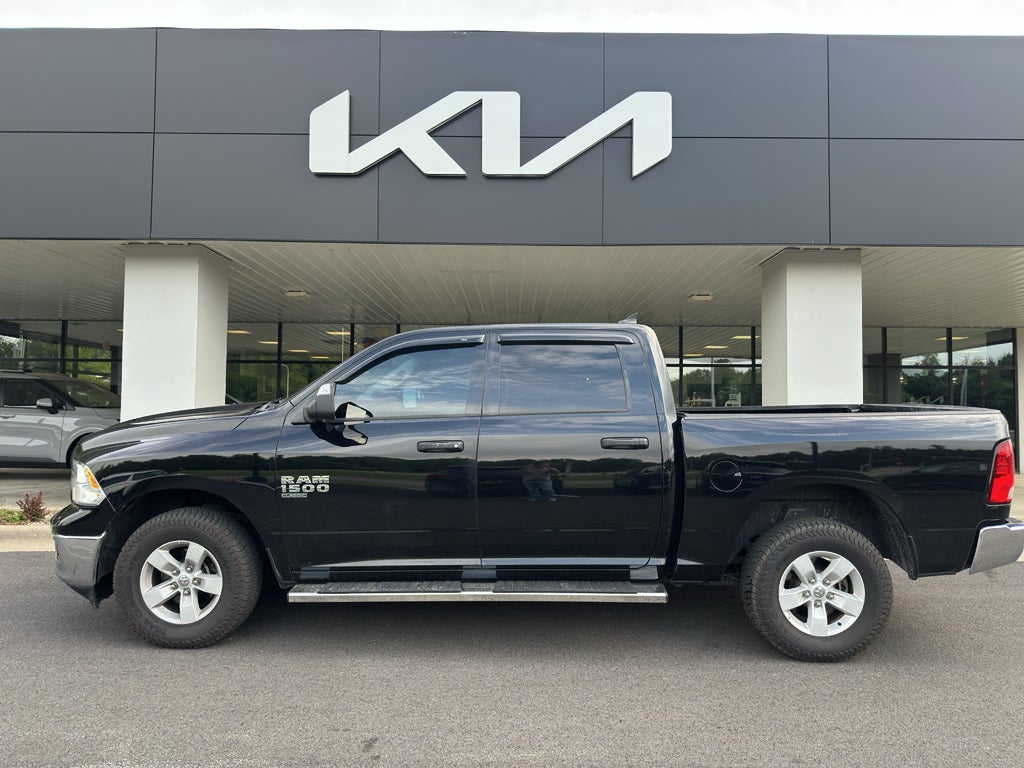 2023 RAM 1500 Classic SLT 4x4 Crew Cab 5'7's photo