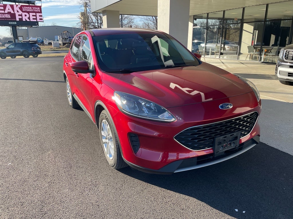 Used 2021 Ford Escape SE with VIN 1FMCU0G62MUA92055 for sale in Carbondale, IL