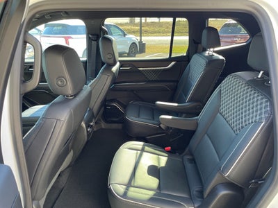 2024 GMC Acadia FWD Denali