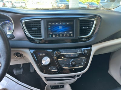 2020 Chrysler Voyager LXI