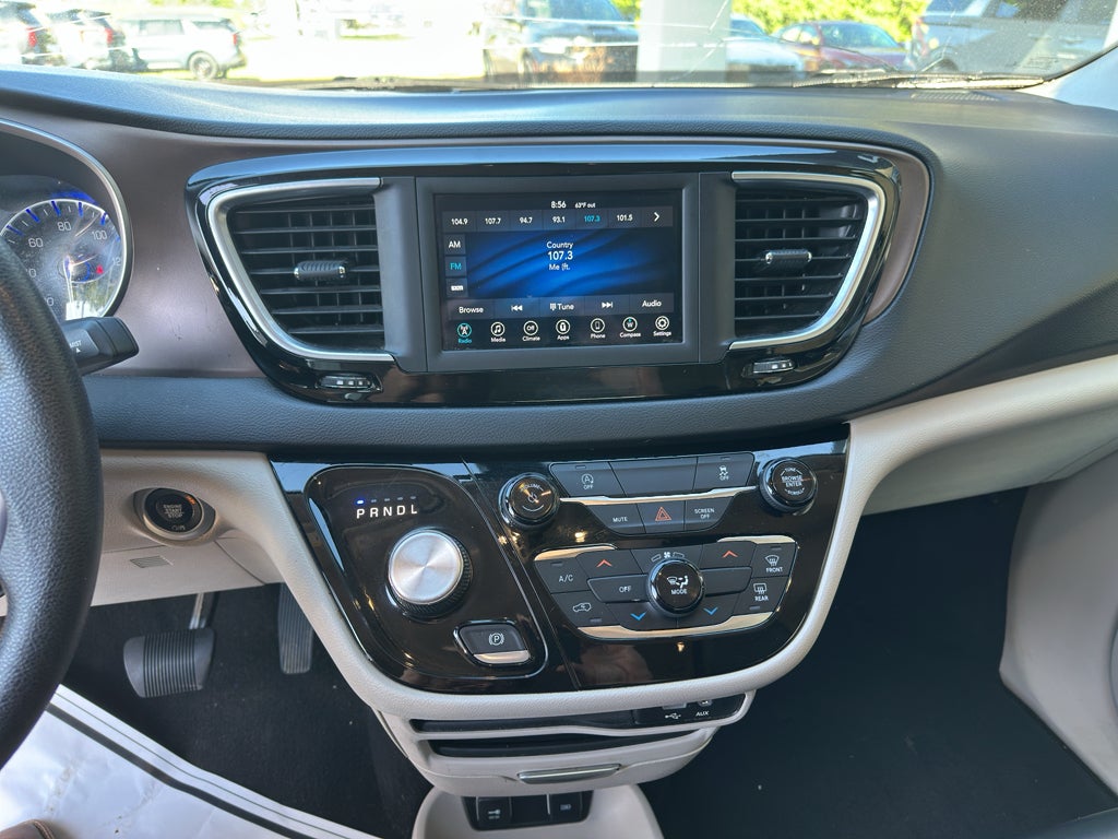 2020 Chrysler Voyager LXI
