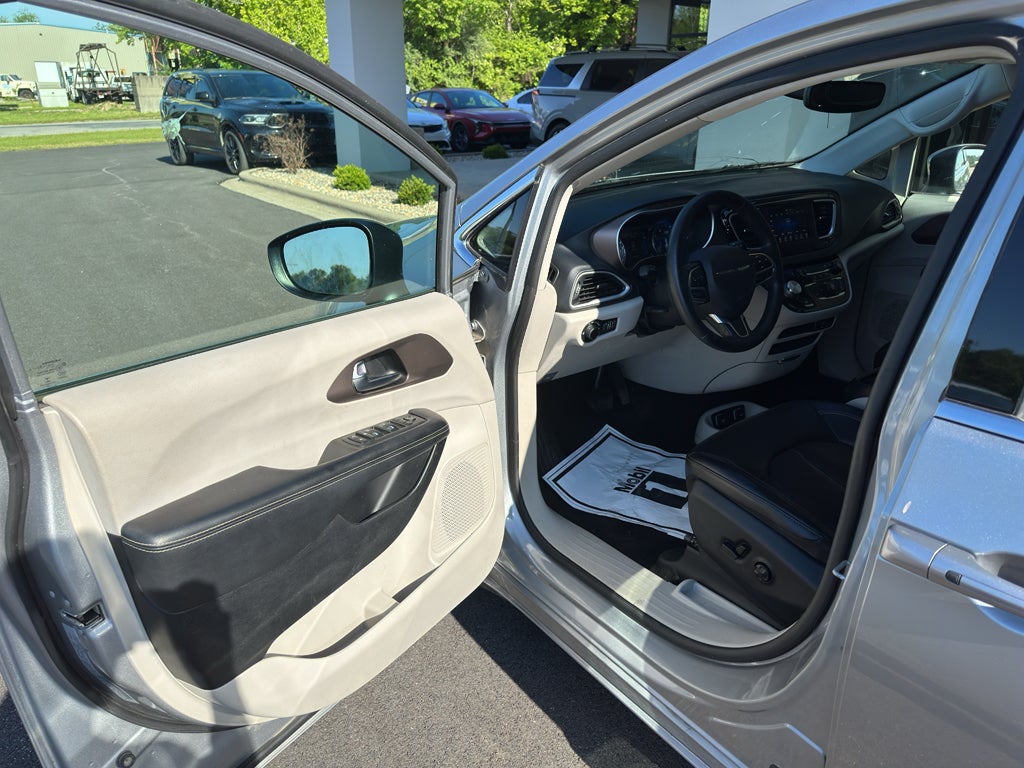 2020 Chrysler Voyager LXI