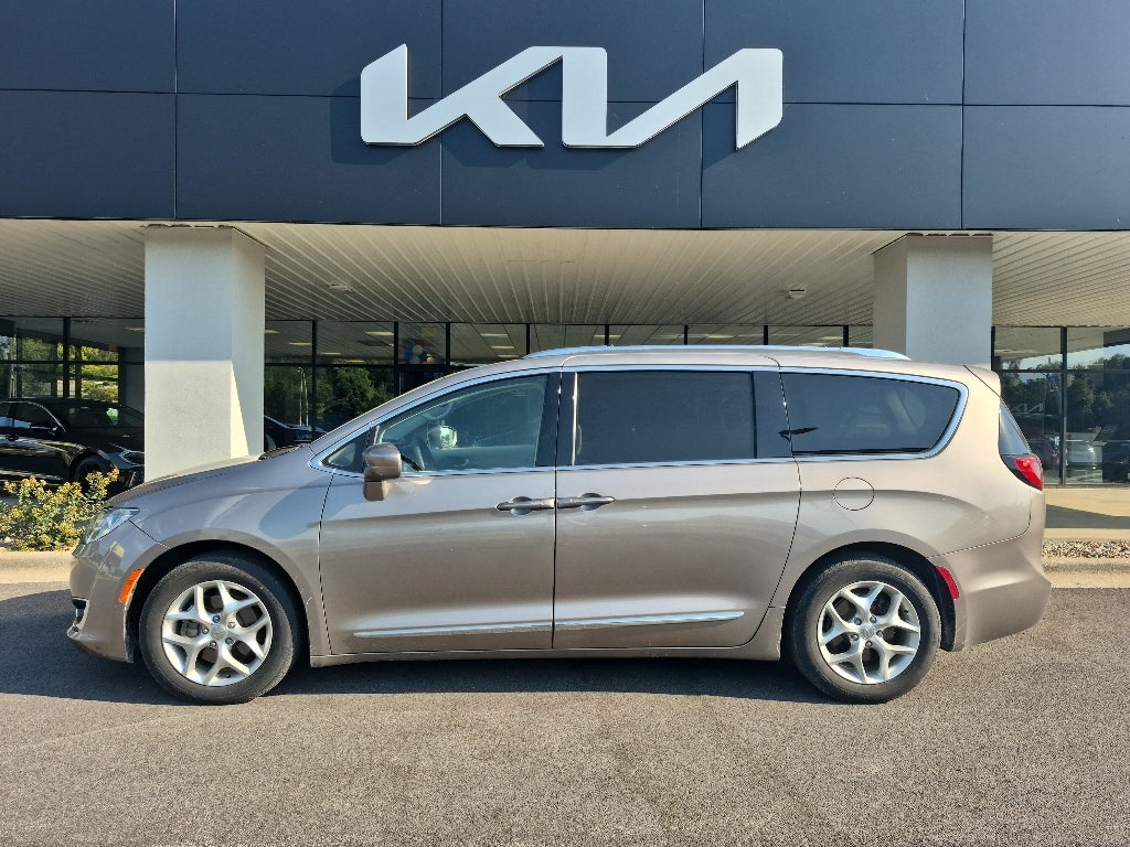 2018 Chrysler Pacifica Touring L Plus
