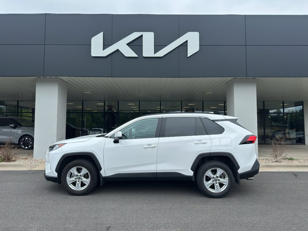 2020 Toyota RAV4 XLE