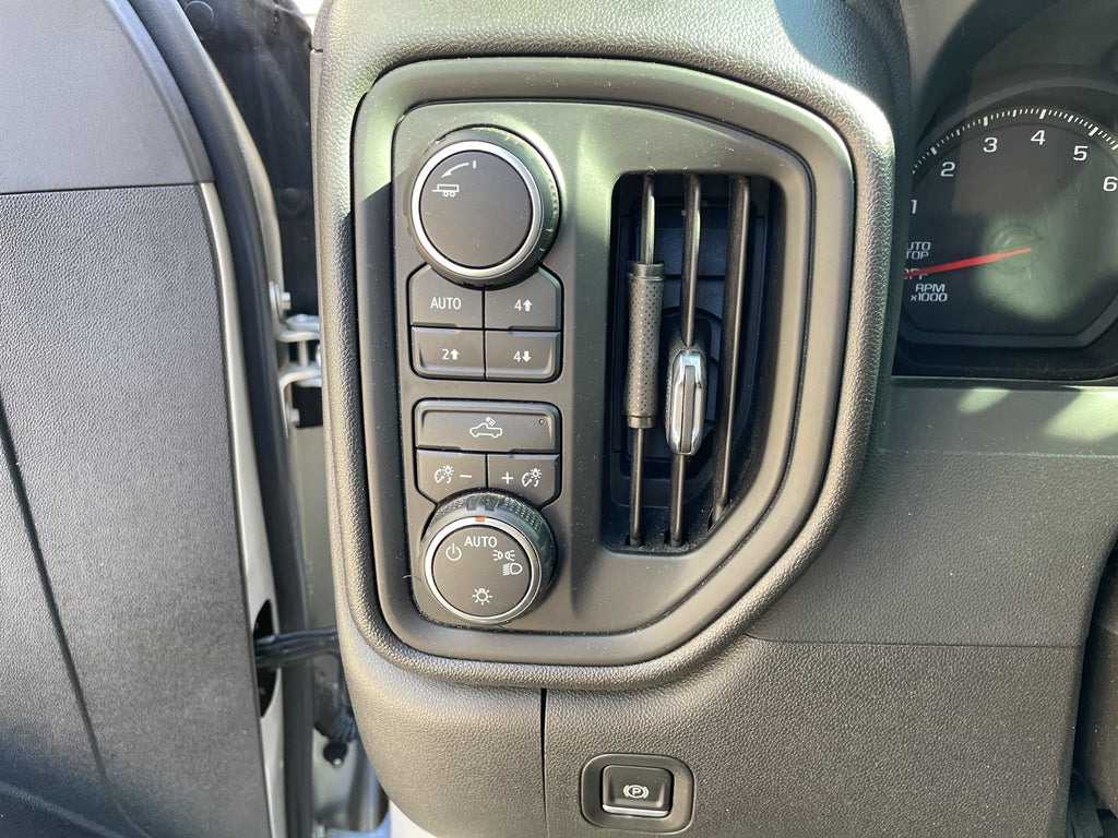 2022 Chevrolet Silverado Custom Trail Boss