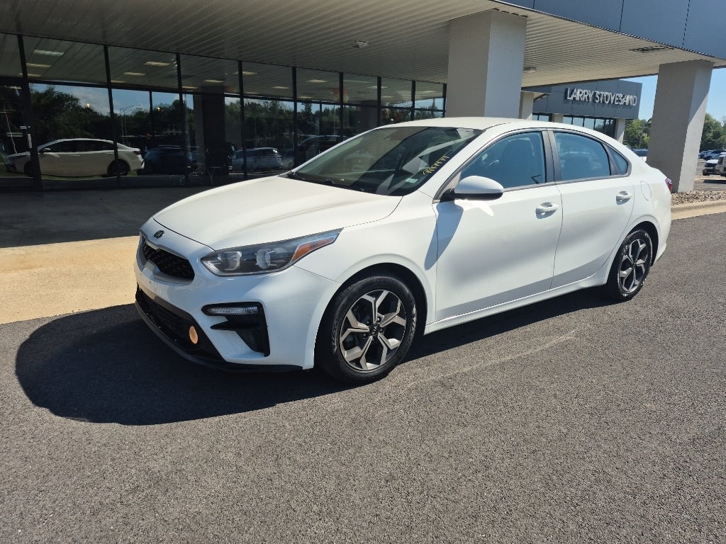 Used 2019 Kia FORTE LXS with VIN 3KPF24AD2KE121152 for sale in Carbondale, IL