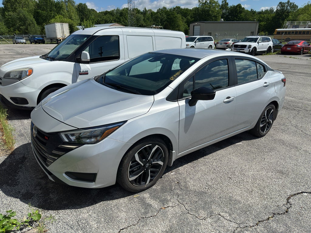 2025 Nissan Versa 1.6 SR CVT's photo