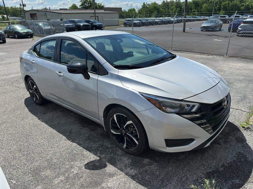 2025 Nissan Versa SR