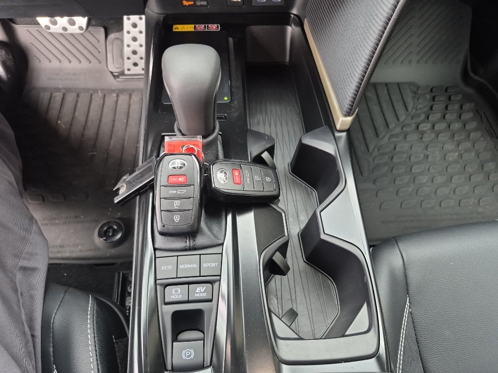 2026 Toyota Camry Hybrid SE