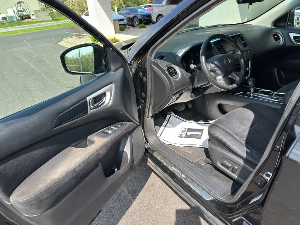 2013 Nissan Pathfinder SV