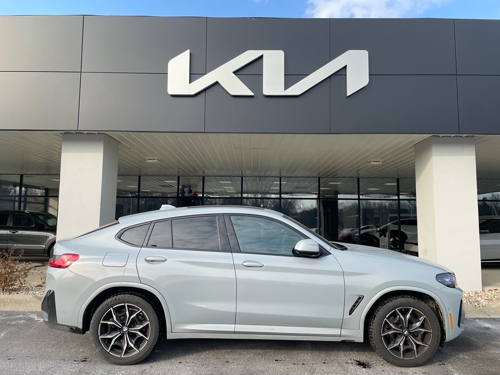 2023 BMW X4 xDrive30i