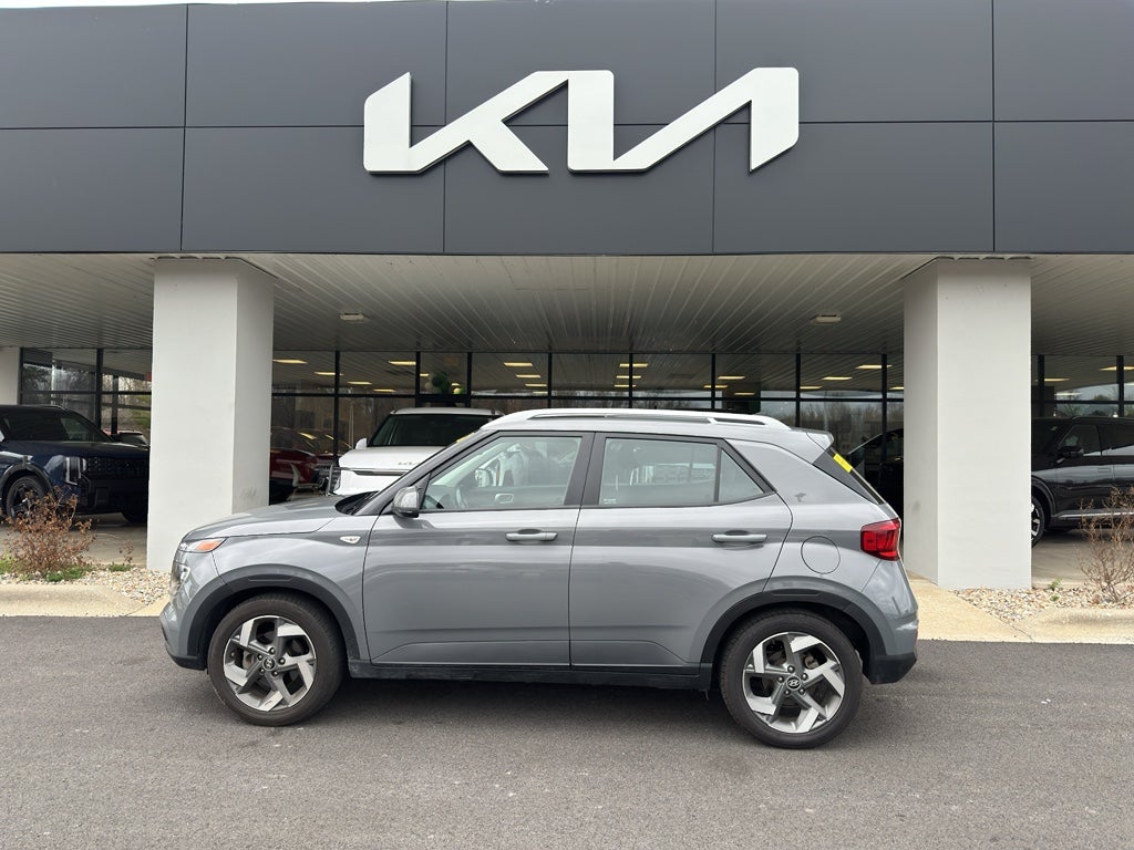 2022 Hyundai Venue SEL