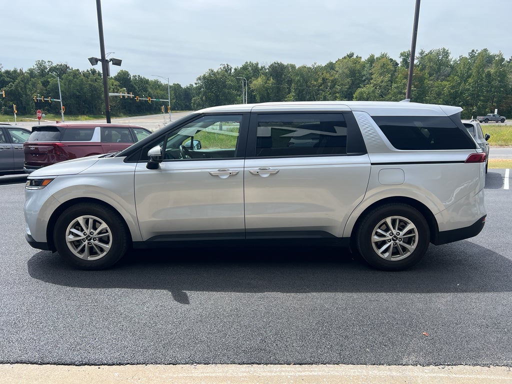 2023 Kia Carnival LX