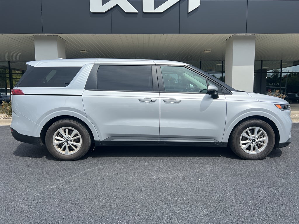2023 Kia Carnival LX